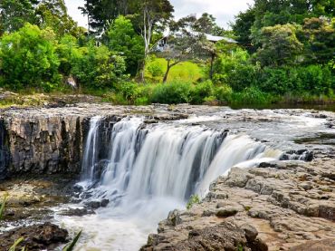 Haruru Falls